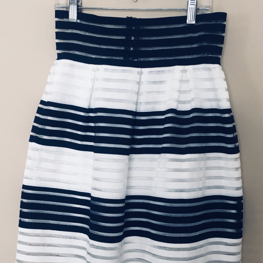 Super cute skirt. EUC size small
